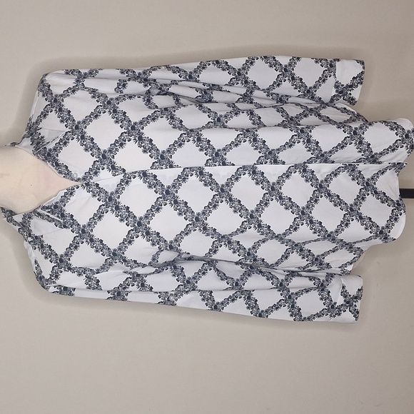 Karl Lagerfeld Japanese Crepe Long Sleeve Floral Button Down Size M - Picture 2 of 8